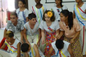 Apresentacao-do-grupo-de-teatro-da-cidade-de-Tibirica-21-08-14