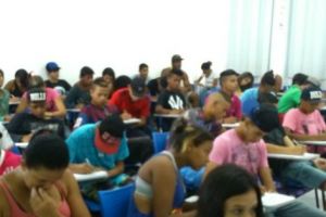 Adolescentes-do-SCFV-assistem-Palestra-Marketing